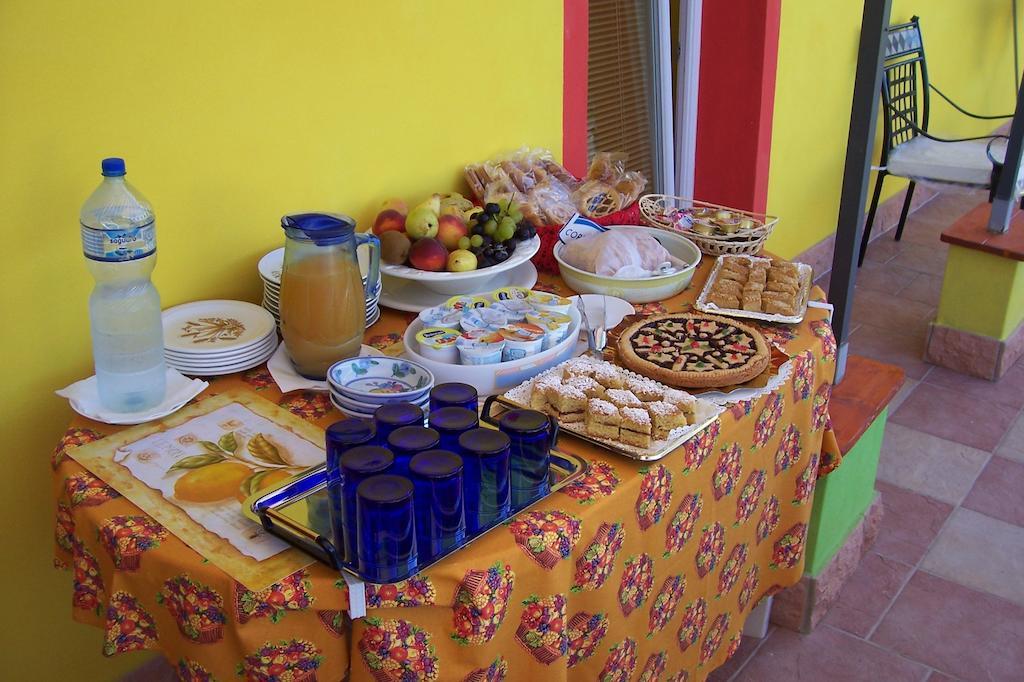 B&B Le Terrazze Isola Di S. Antioco SantʼAntìoco Buitenkant foto